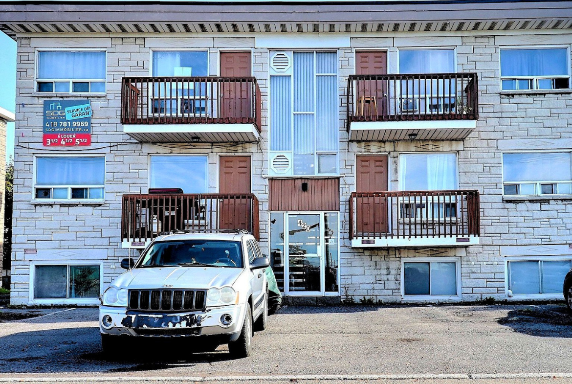 Appartement à louer à Vanier, Québec, situé au 420 Boulevard Pierre-Bertrand